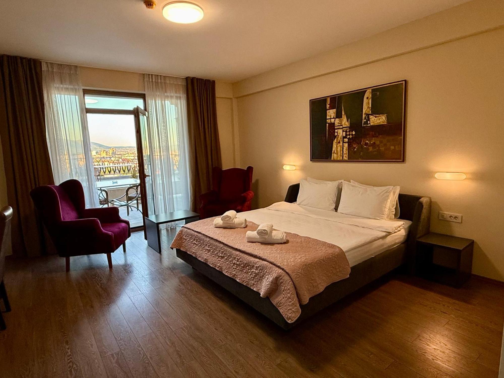 Villa Eleni Apartments สโกเปีย ภายนอก รูปภาพ