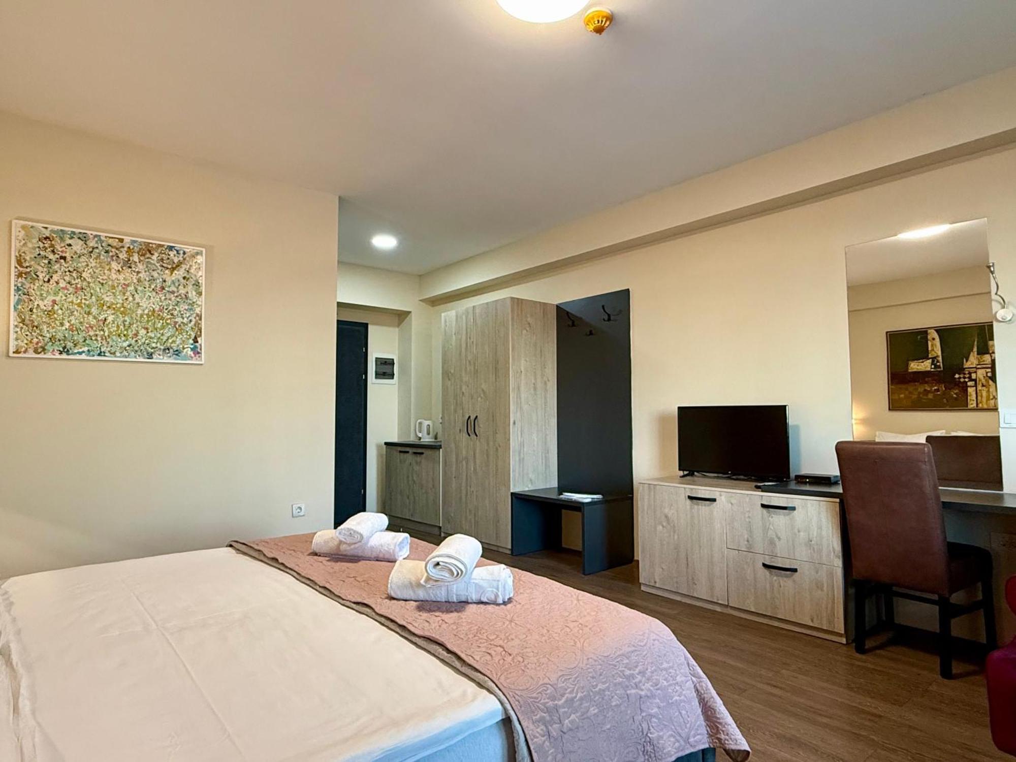Villa Eleni Apartments สโกเปีย ภายนอก รูปภาพ