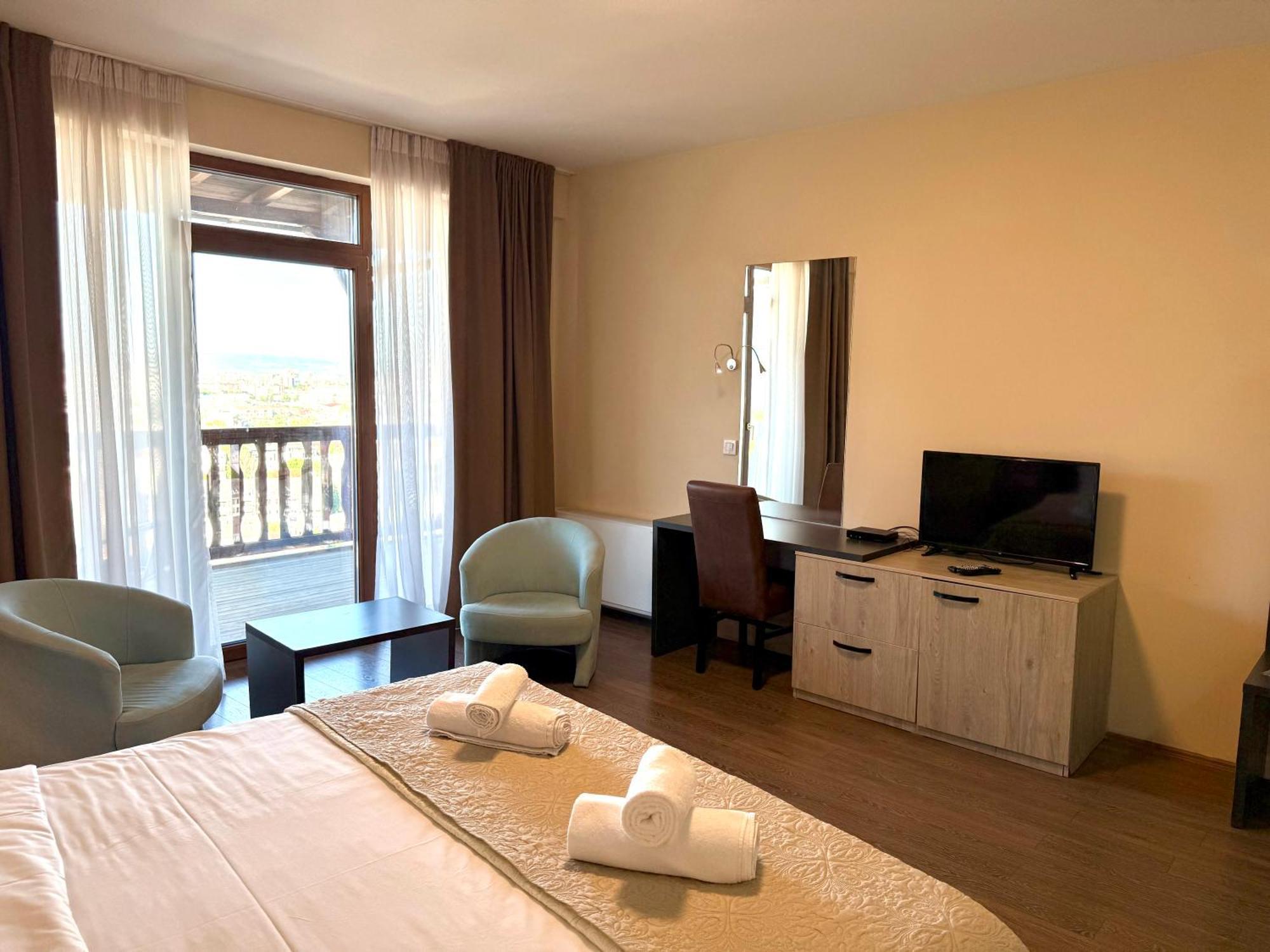 Villa Eleni Apartments สโกเปีย ภายนอก รูปภาพ