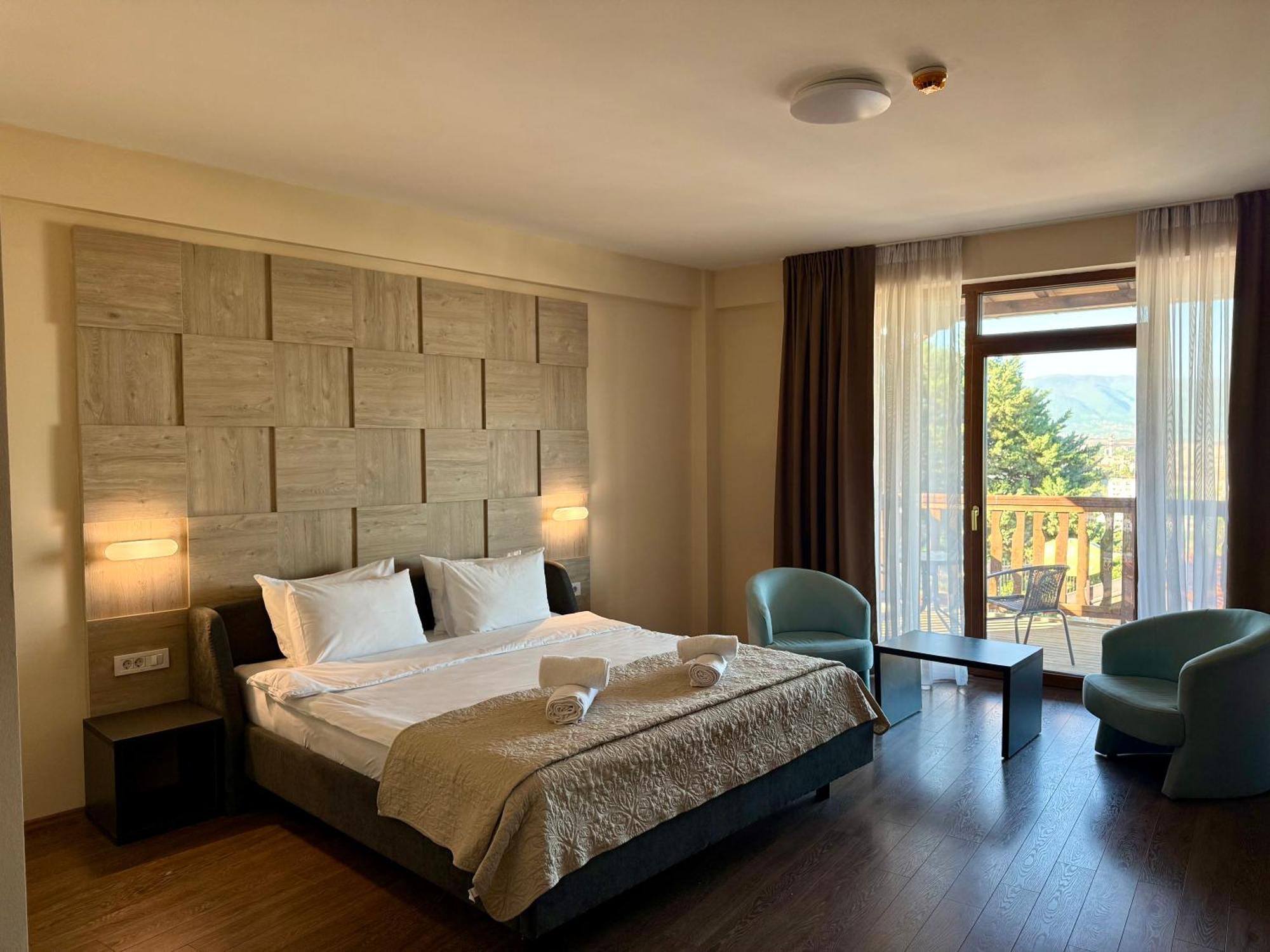 Villa Eleni Apartments สโกเปีย ภายนอก รูปภาพ